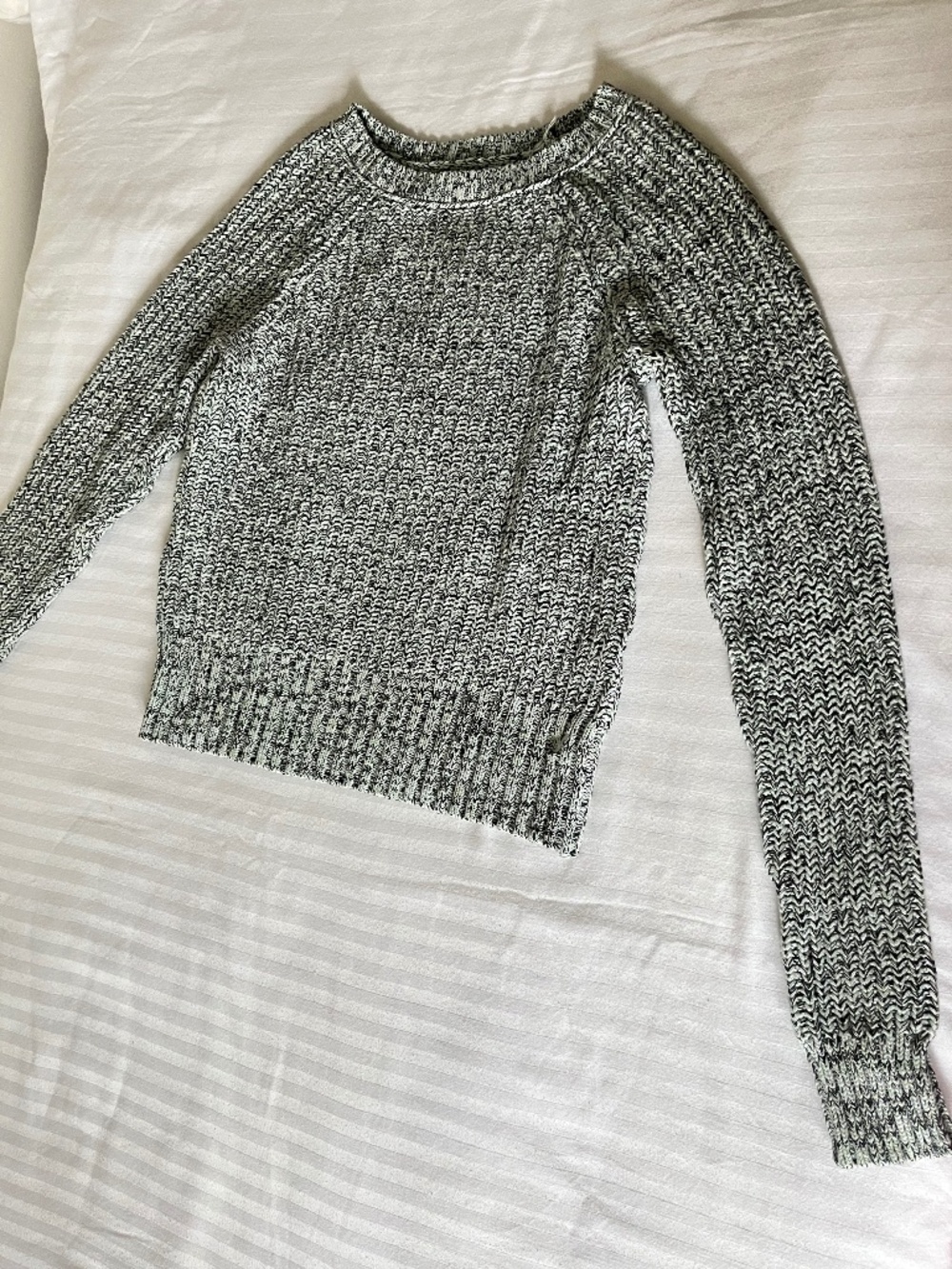 American Eagle Outfitters - Light Green & Black Cotton Sweater